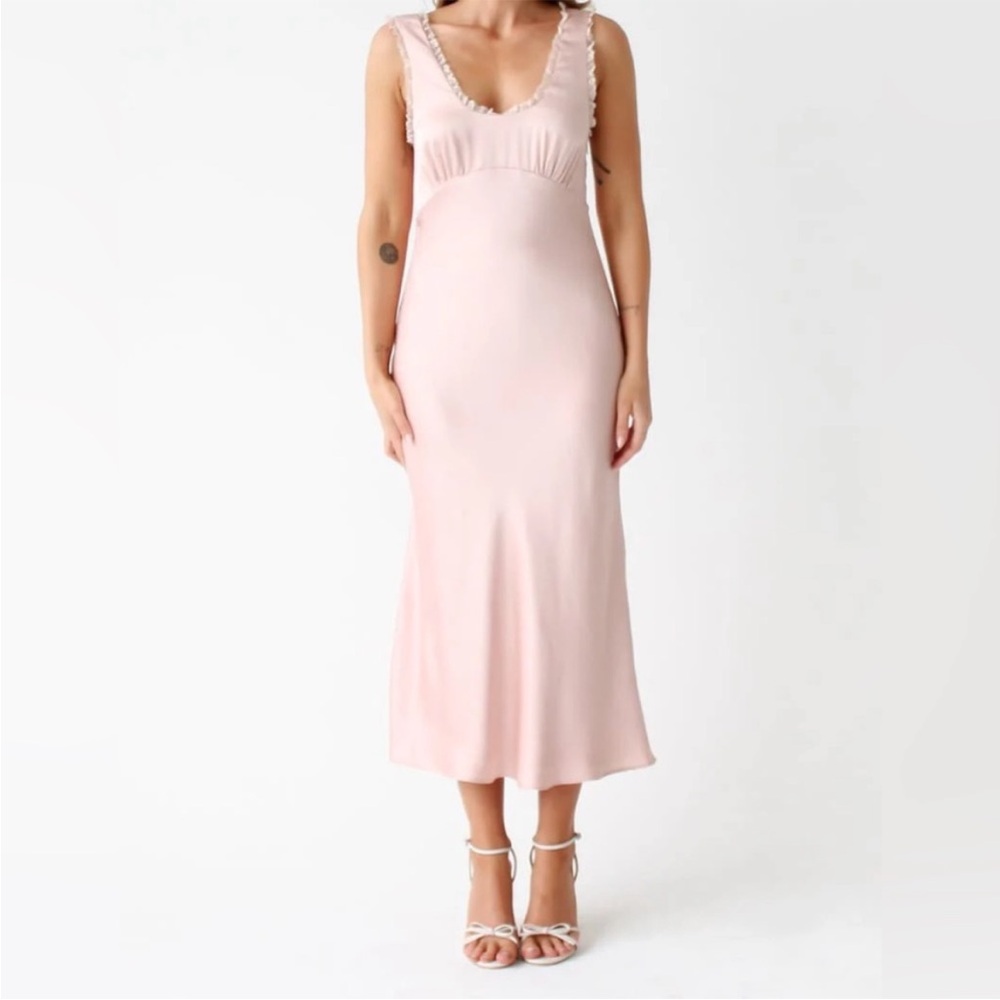 Rumored NWT North Country Midi Dress in Blush; Size S
